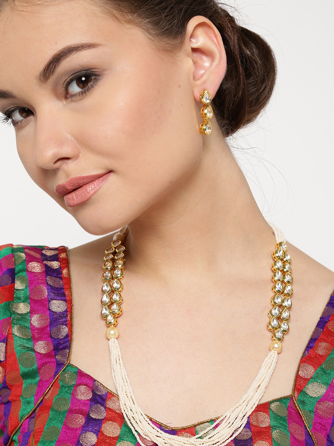 YouBella Gold-Toned  Off-White Kundan Stone-Studded Beaded Jewellery Set